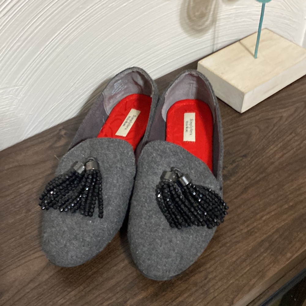SIMPLY Vera VERA WANG Size 8 flats :) Red Grey